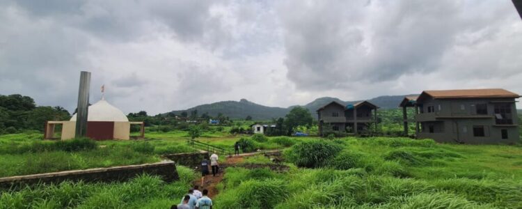 kandhroli park compound 4